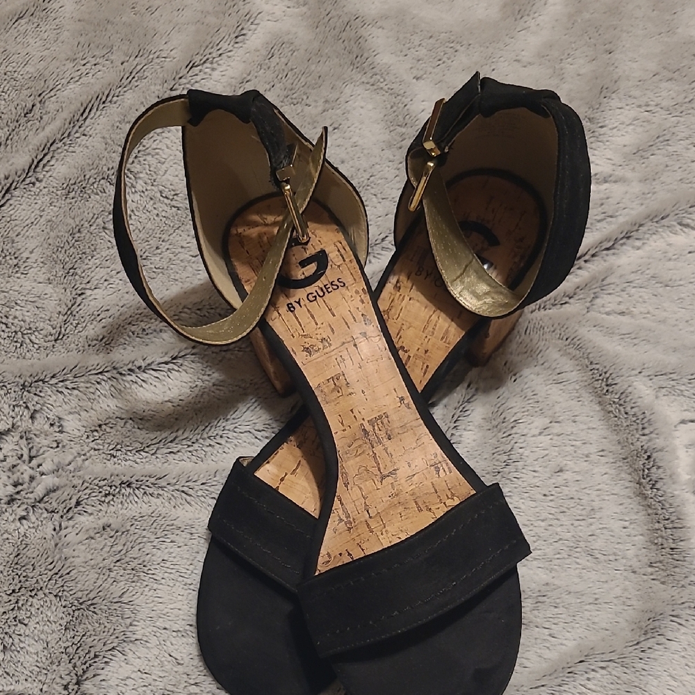 Guess Elegant Black Sandals With Block Heels